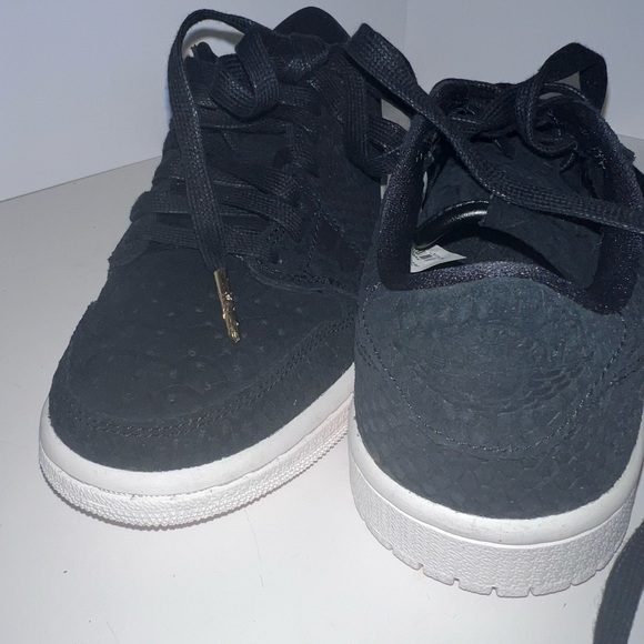 Jordan Wmns Air Jordan 1 Retro Low NS NRG - Picture 12 of 12